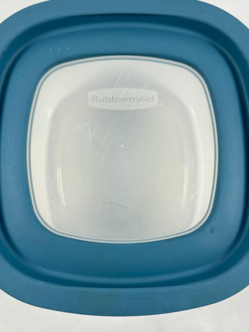 XLarge Rubbermaid Food Storage Container with Blue Lid 14 Cups, 3.3 Liter 7J69 7